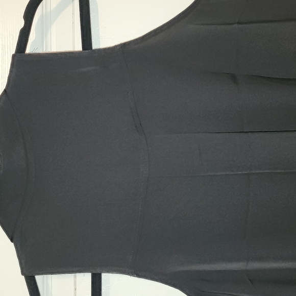 Banana Republic sleeveless blouse - Picture 7 of 8